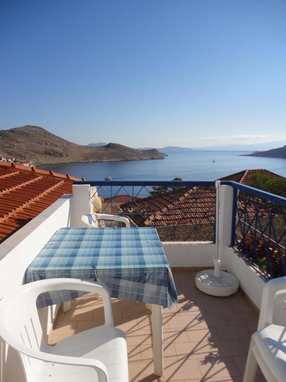 Villa Yorgos Chalki Town Eksteriør bilde