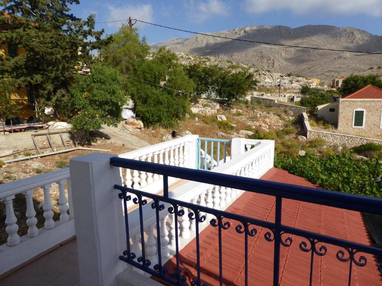 Villa Yorgos Chalki Town Eksteriør bilde